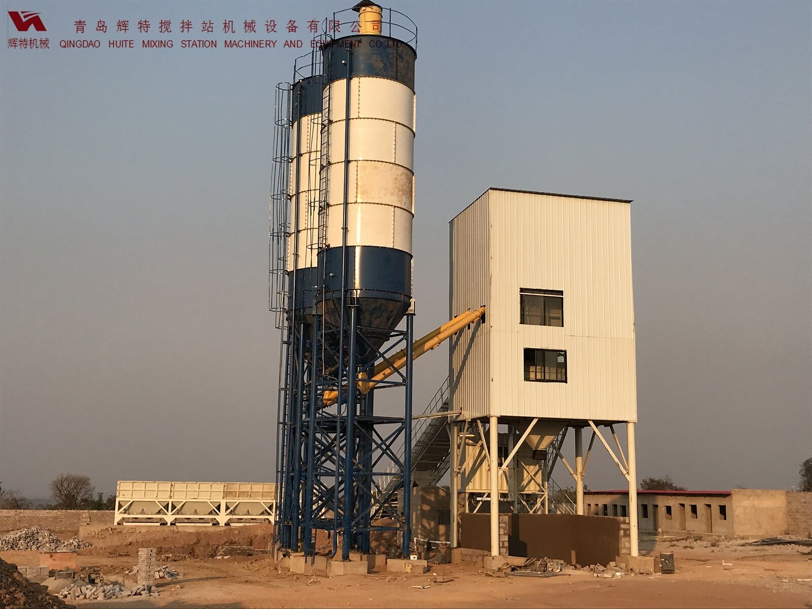 輝特混凝土攪拌站HZS120采用國內(nèi)外知名品牌，大大降低了設備故障率