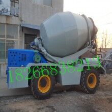 湖北老河口道路維修生態(tài)混凝土透水工程 自上料混凝土攪拌車(chē)